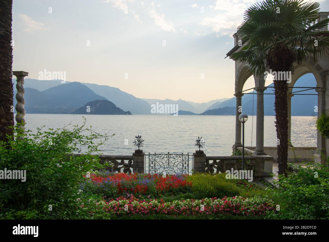 Summer vacation in Como lake villa park and garden Stock Photo Alamy