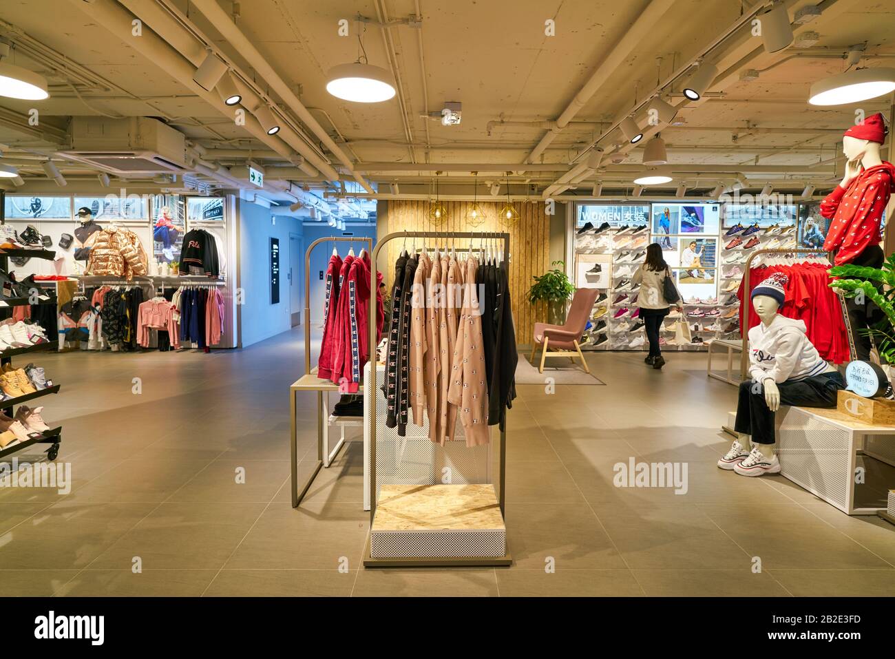 Champion clothing outlet japan hot sale