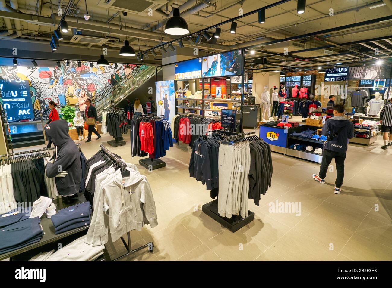 Foot locker store hi-res stock photography and images - Page 7 - Alamy