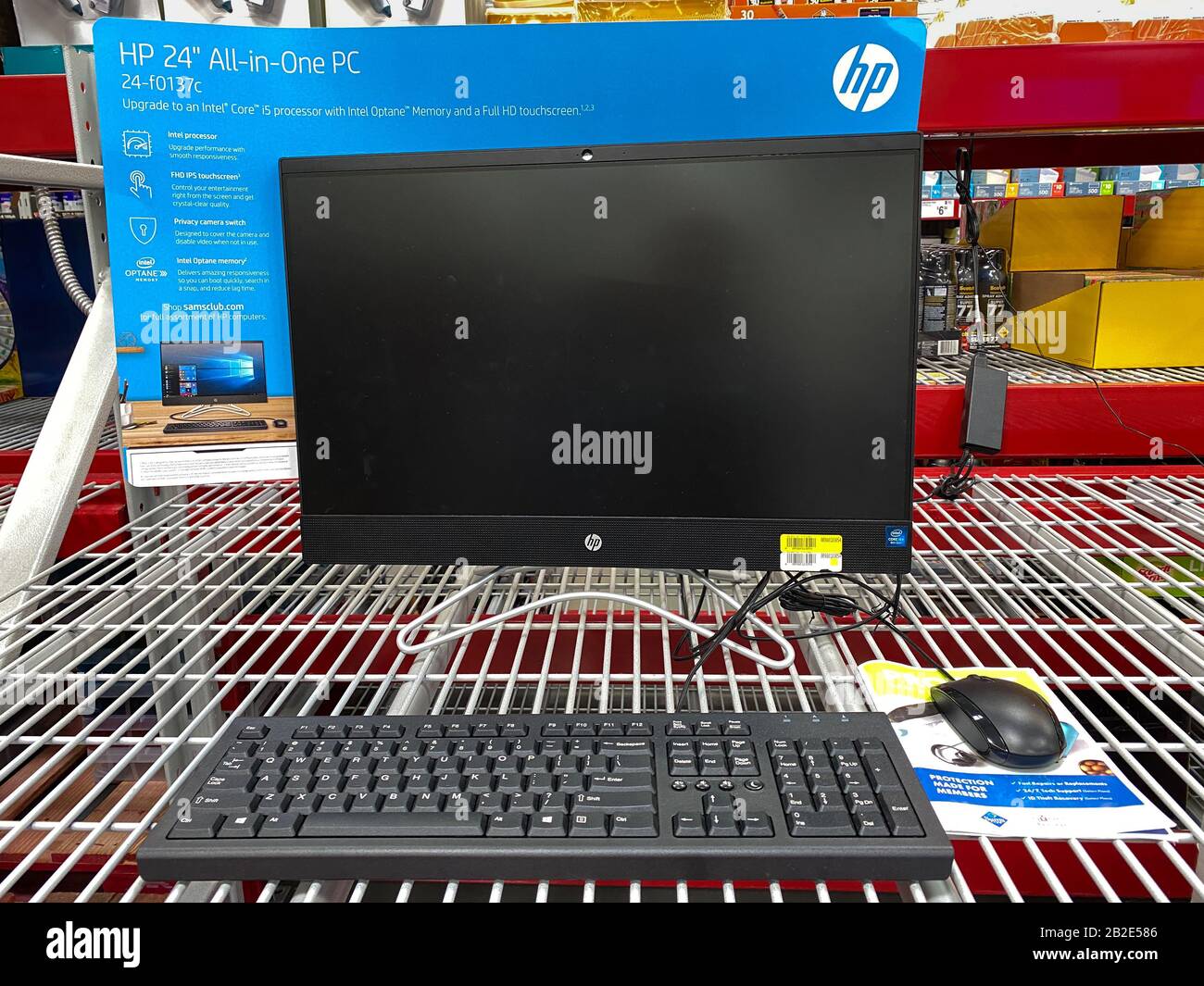 Orlando, FL/USA-2/13/20: A Hewlett Packard HP All-in-One PC on display at a Sams Club retail store techonolgy department waiting for a customer to pur Stock Photo