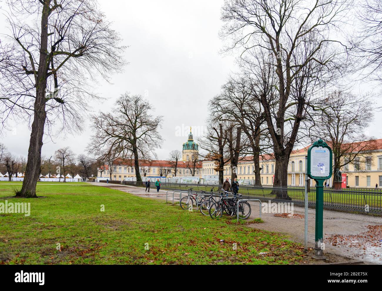 Outdoor scenery in front of Charlottenburg Palace, Schloss ...