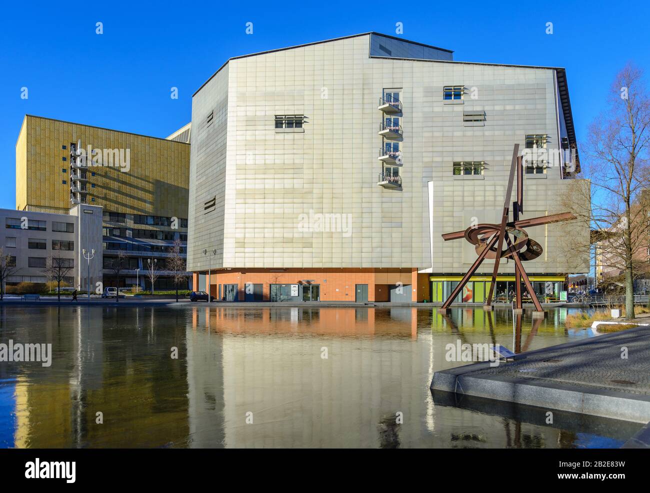 Outdoor scenery of pool, Piano-see, in front of Stage Theater and rusty  steel sculpture on the water in Potsdamer Platz, in Berlin, Germany Stock  Photo - Alamy