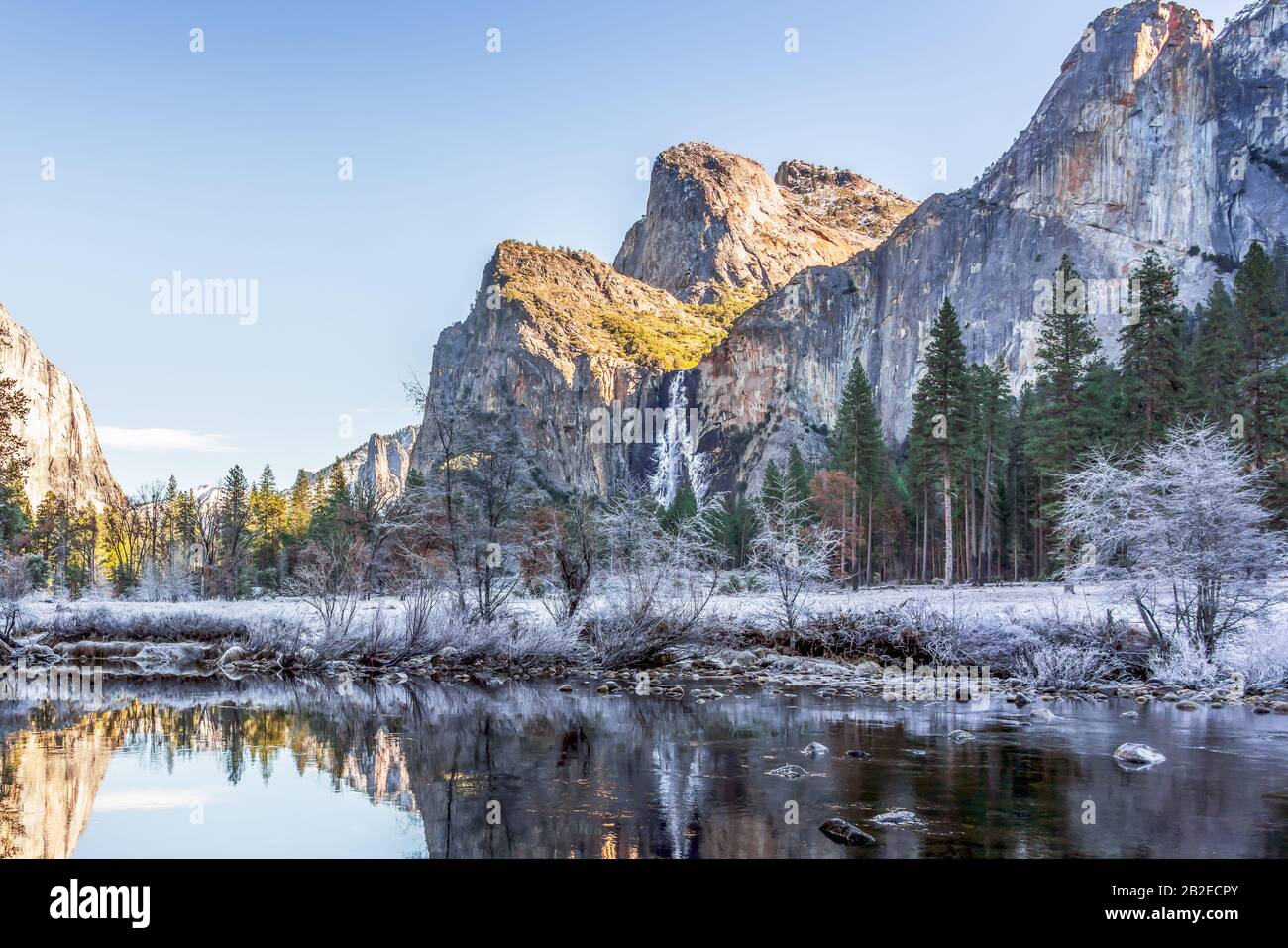 Beautiful View From The Valley Of Yosemite National Park Winter Wonderland With The Bridalveil Fall And El Capitan In December 19 California Unite Stock Photo Alamy