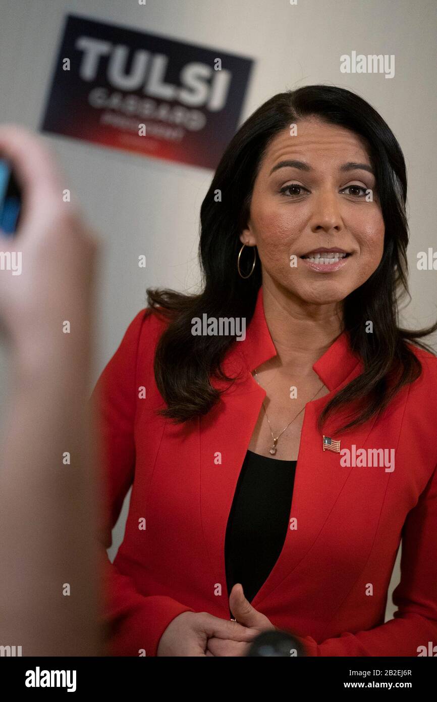 Democratic long shot presidential candidate Tulsi Gabbard campaigns on the eve of Super Tuesday with a speech to 250 supporters in Austin, Texas. Stock Photo