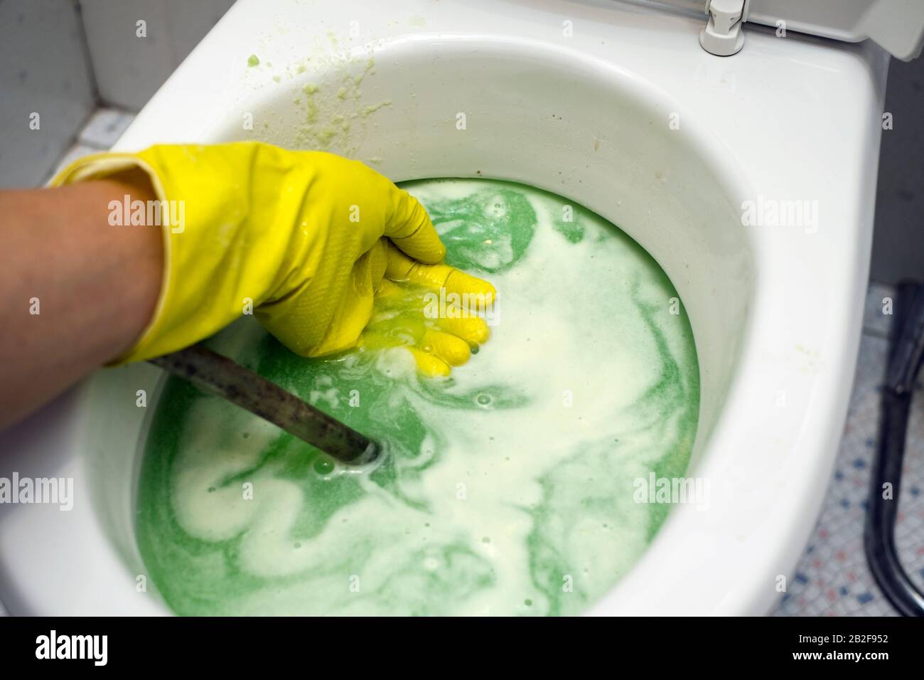 Diy accident toilet hires stock photography and images Alamy