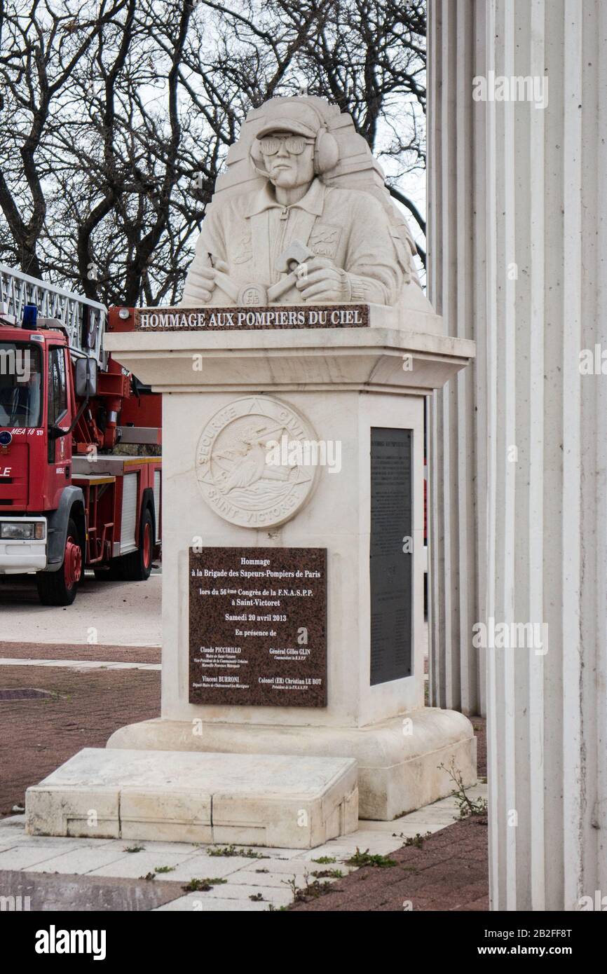 Mémorial de Saint Victoret : Monument Hommage à la Brigade des Sapeurs Pompiers de Paris Stock Photo