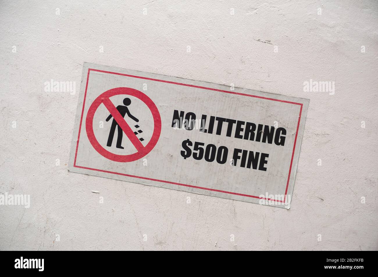 Fine for littering sign hires stock photography and images Alamy
