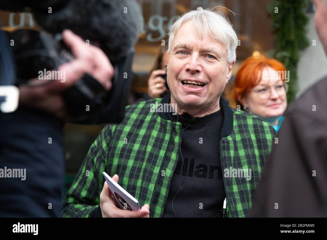 Danish MP Uffe Elbæk witdraws as political leader of the party Alternativet, which he founded. Press meeting held on the street. Stock Photo