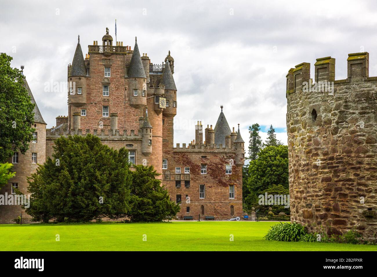 Angus, Scotland, Fife area, the Glamis castle, childhood home of the Queen Elizabeth. Stock Photo