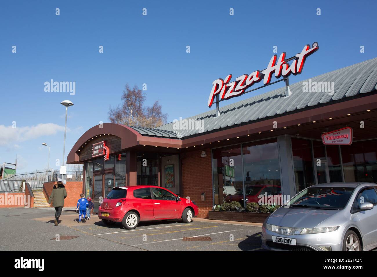 Pizza Hut Store High Resolution Stock Photography and Images Alamy