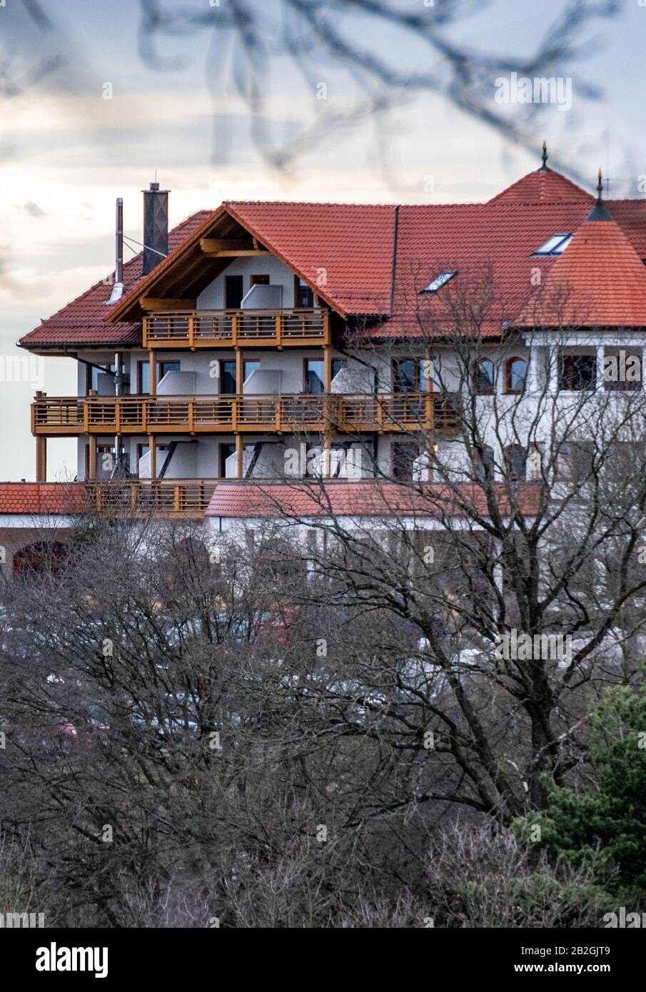 Neunburg Vorm Wald, Germany. 02nd Mar, 2020. The Landhotel Birkenhof with the restaurant 'Oberndorfers Restaurant Eisvogel The Munich restaurant 'Les Deux' and the 'Obendorfer's Eisvogel' in Neunburg vorm Wald (Schwandorf district) can be happy about a new Michelin star this year, which now receives two out of three possible stars in the new 'Guide'. Credit: Armin Weigel/dpa/Alamy Live News Stock Photo