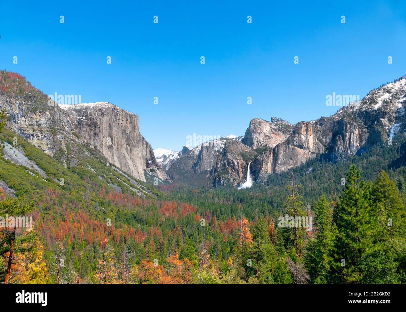 Beautiful blue skies over El Capitan mountain Yosemite Valley a glacial valley at Yosemite National Park, Sierra Nevada Mountains, California, USA Stock Photo