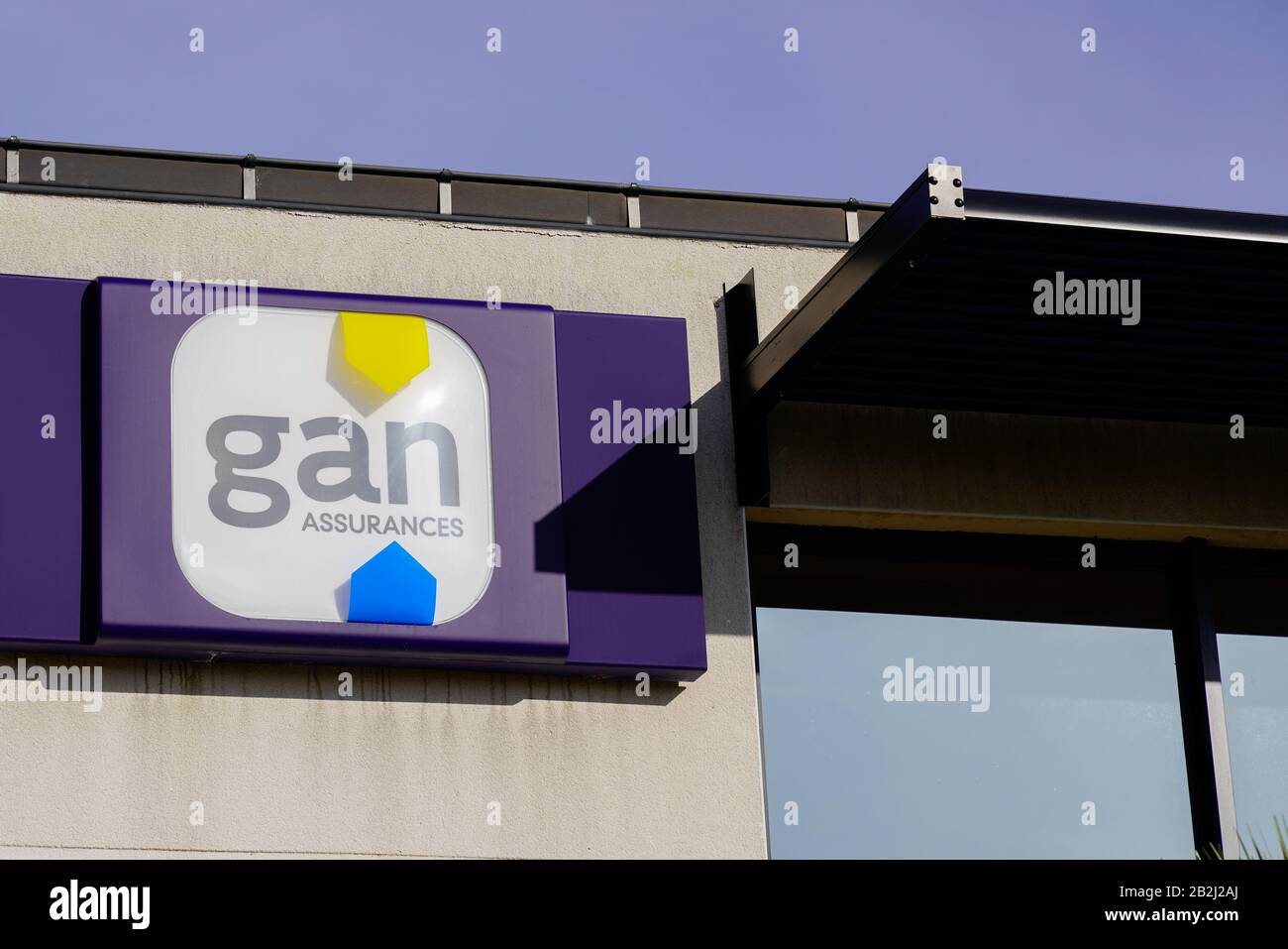 Insurance groupe hi-res stock photography and images - Alamy