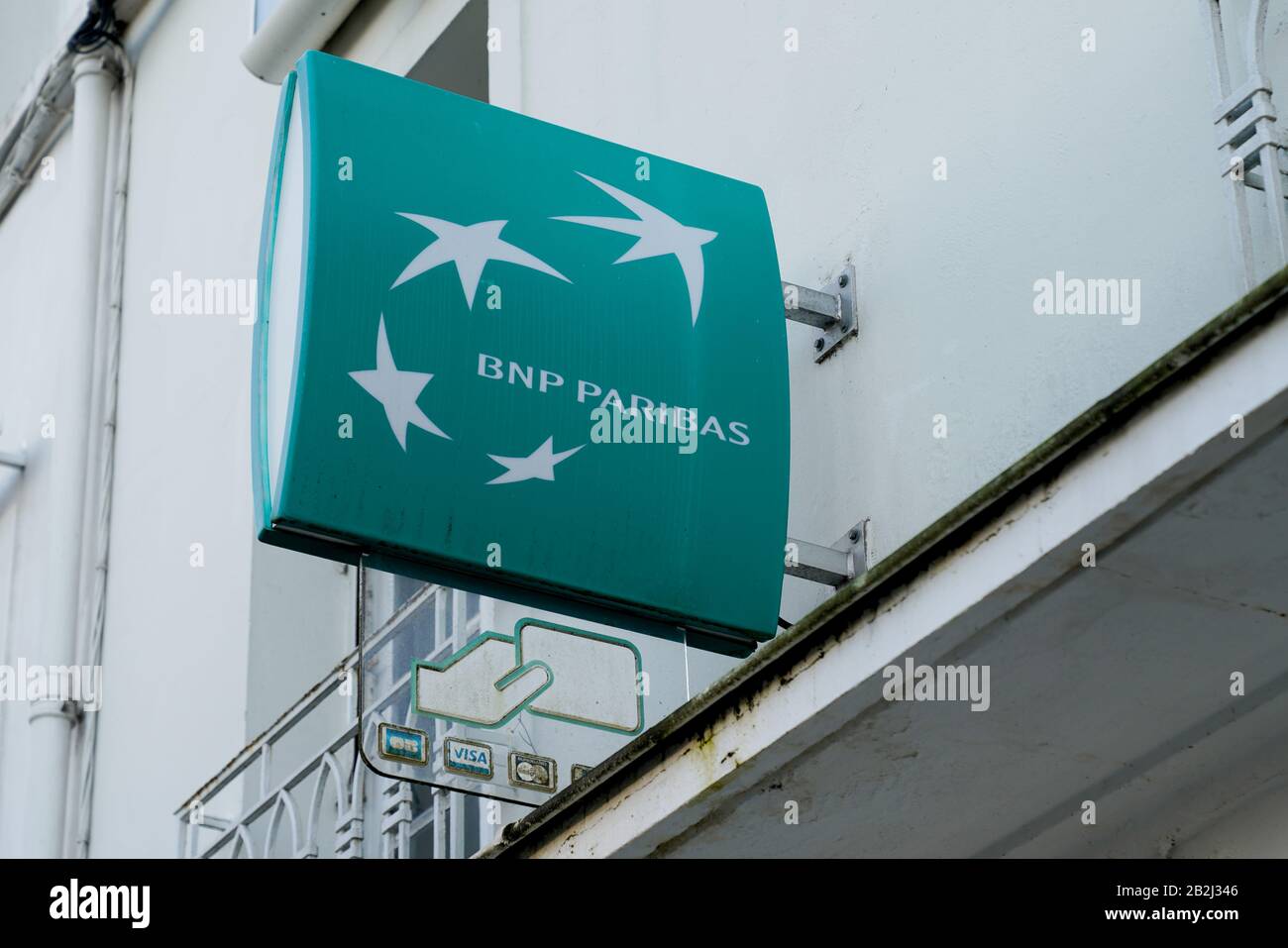 Bnp Paribas Banque High Resolution Stock Photography And Images Alamy
