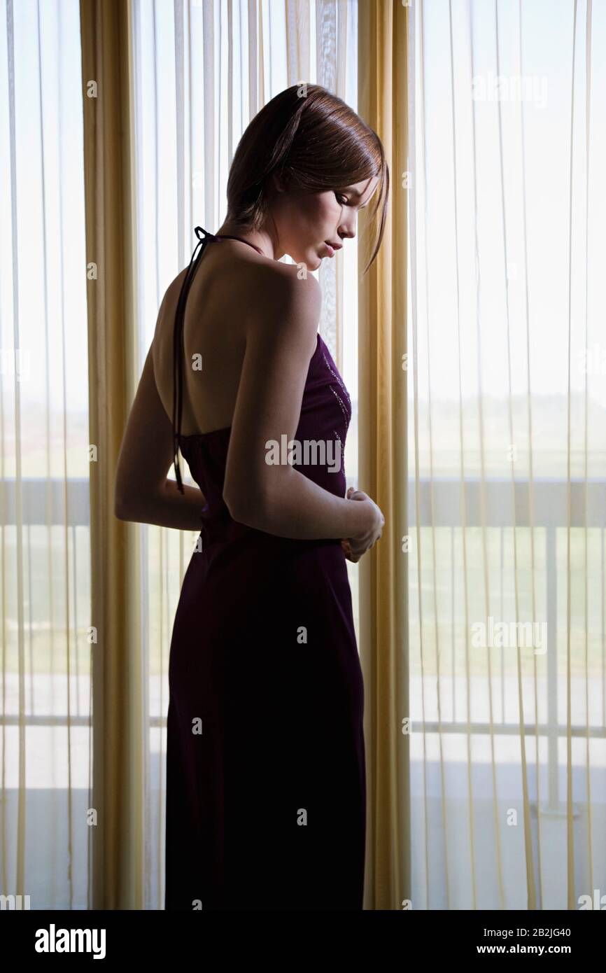 Straight back side view hi-res stock photography and images - Alamy