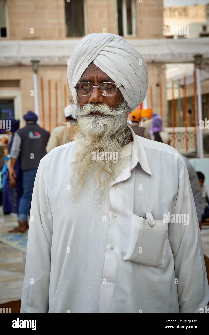 Portrait man turban indian sikh hires stock photography and images Alamy