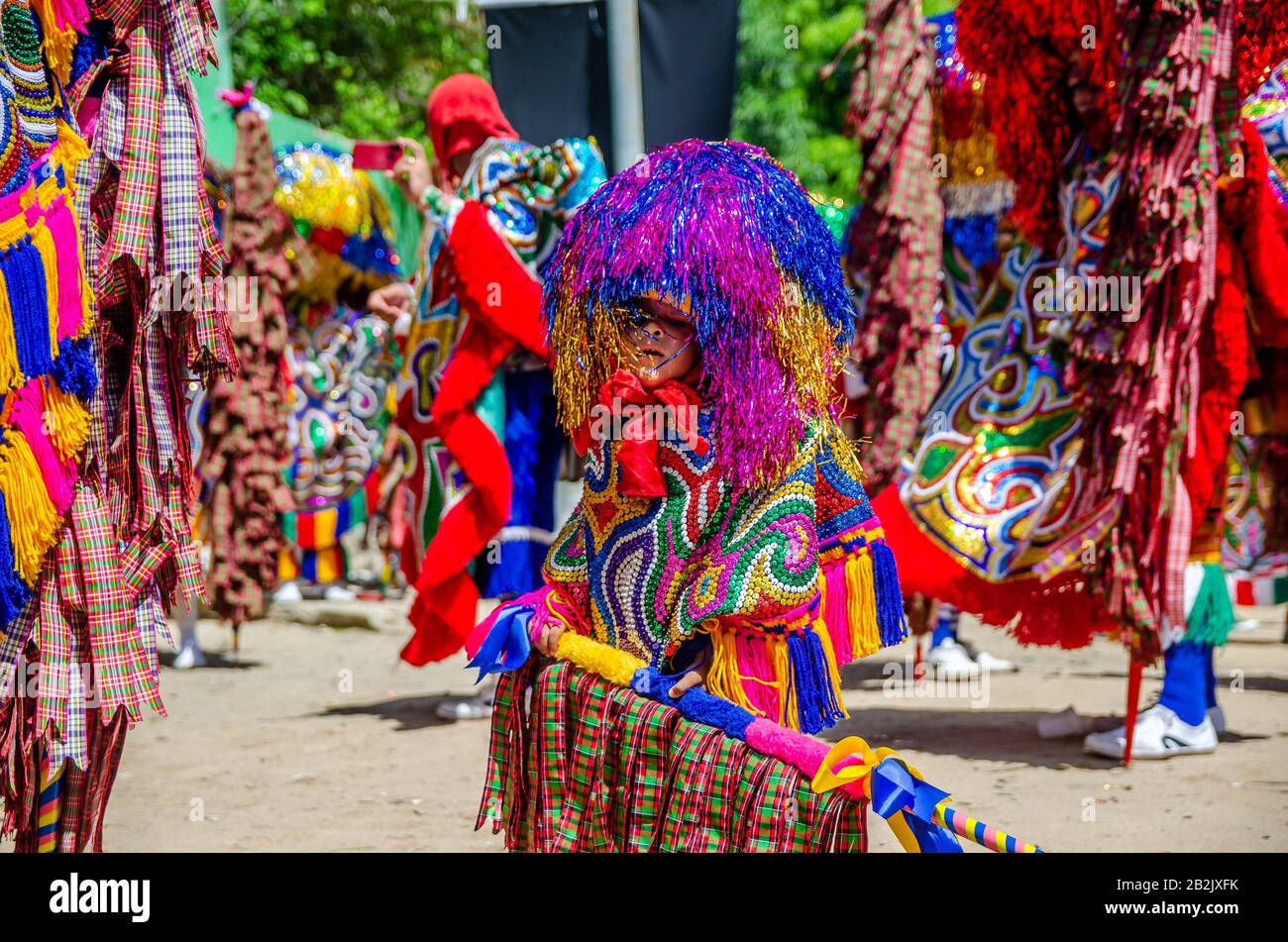 Decorazioni carnevale brasiliane realizzate a Olinda, PE, Brasile e  utilizzate come decorazioni di strada durante il festival locale del  carnevale Foto stock - Alamy