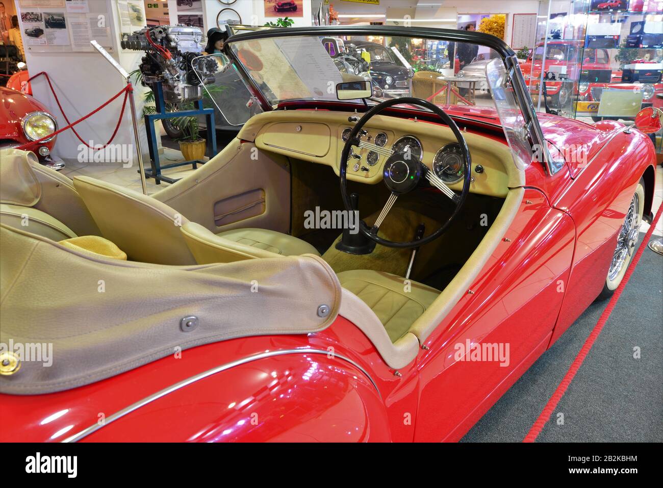 Cutaway interior hi-res stock photography and images - Alamy
