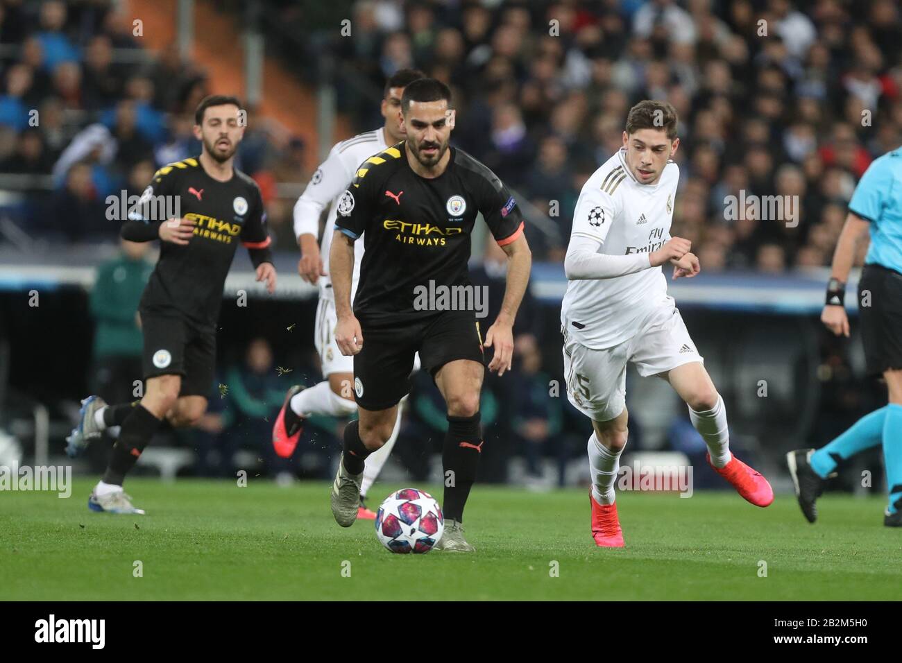 Ilkay Gundogan Of Manchester City And Federico Valverde Of Real Madridduring The Uefa Champions League Round