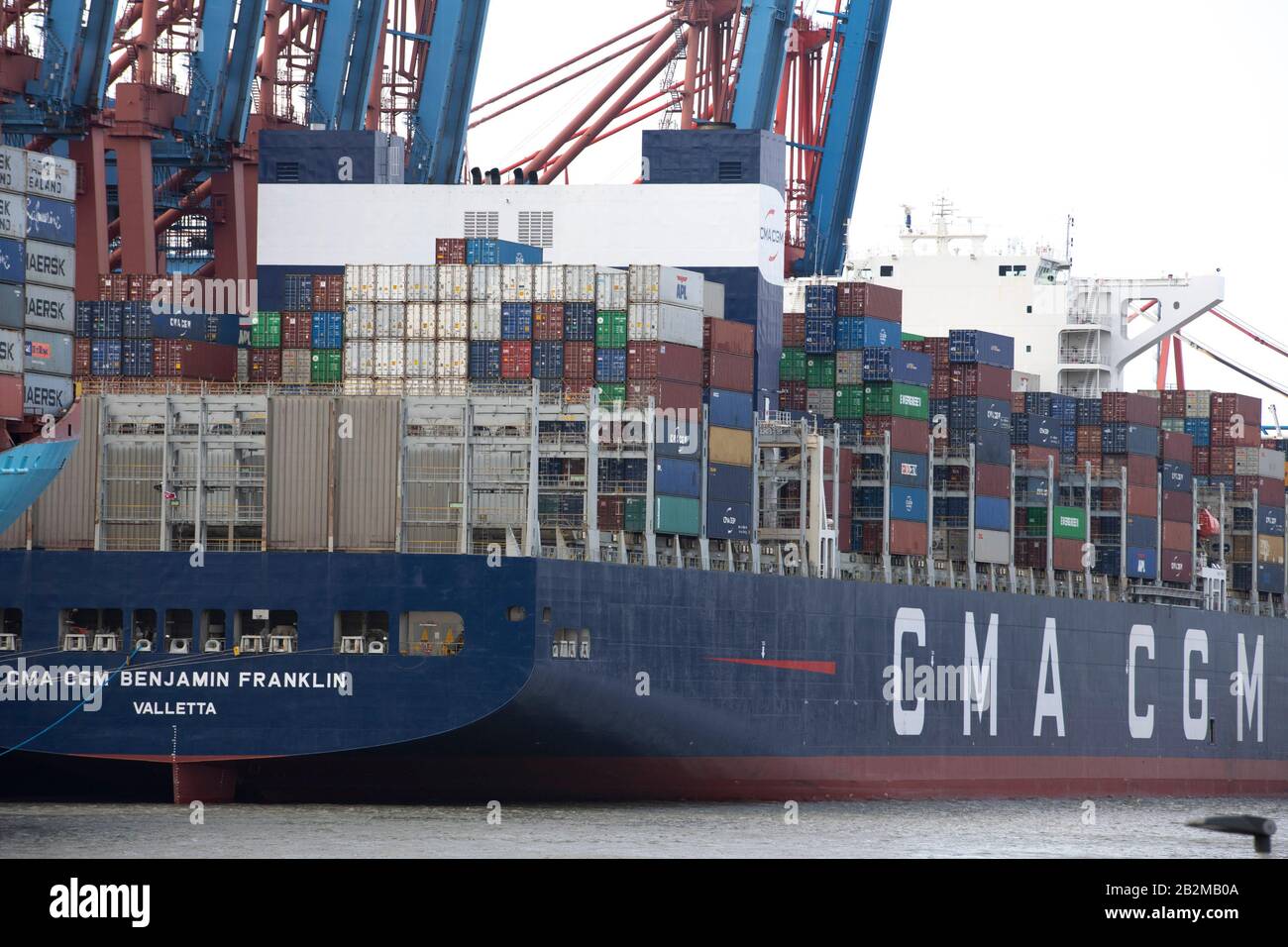 Hamburg, Deutschland. 17th Feb, 2020. The container ship CMA CGM ...