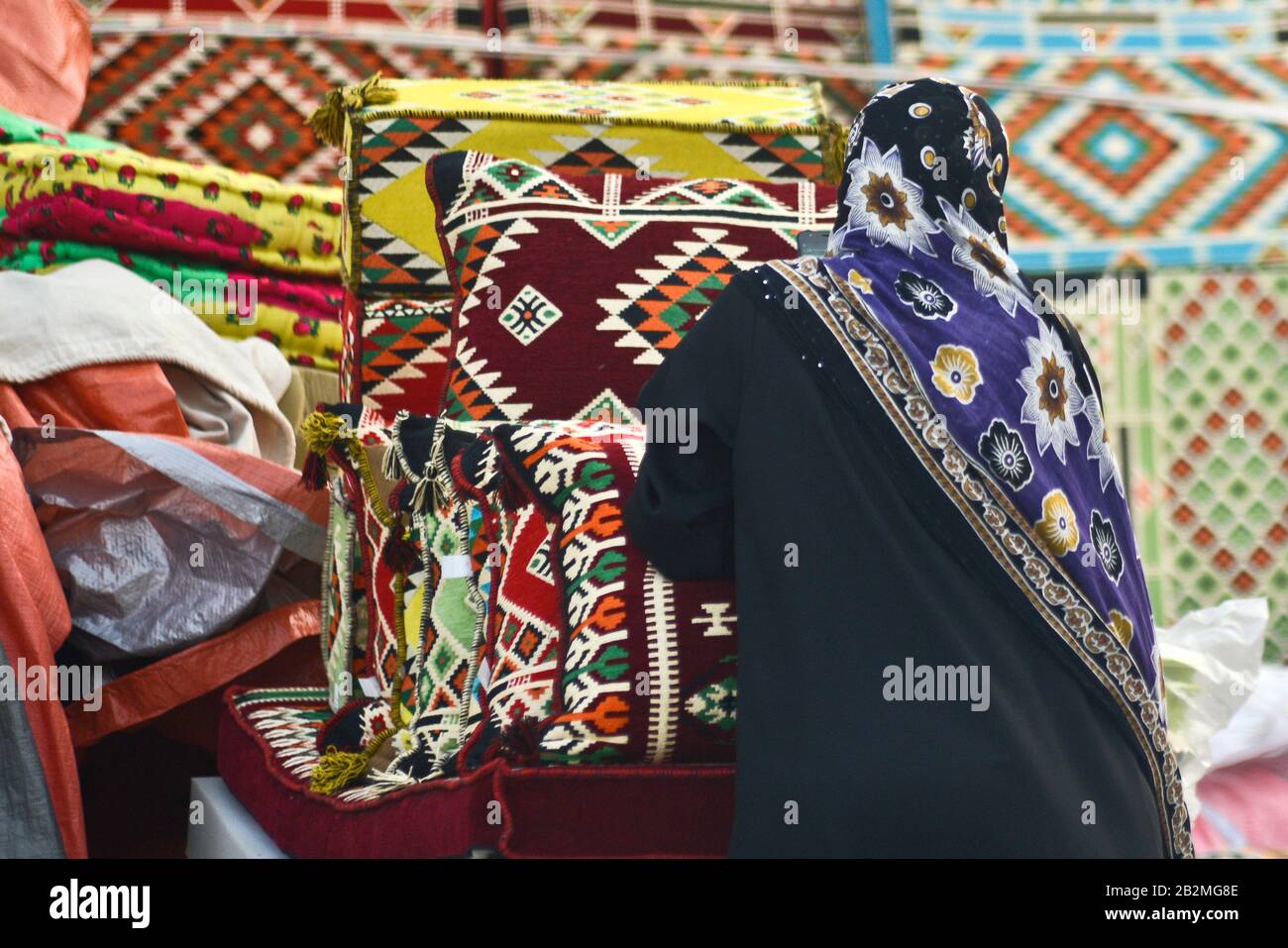 Textiles Musilm Muslim clothes store hi-res stock photography and images - Alamy