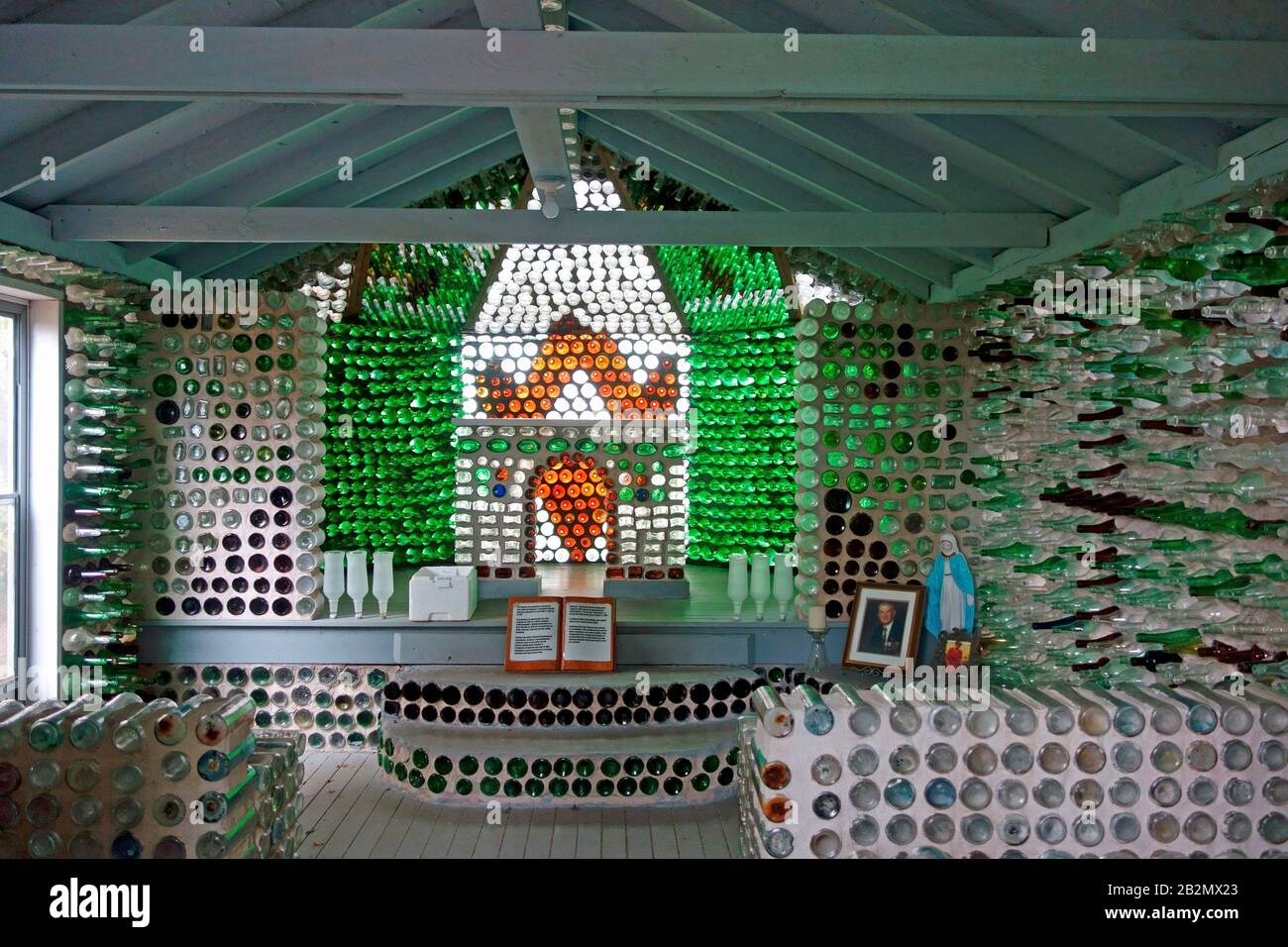 Bottle house hires stock photography and images Alamy