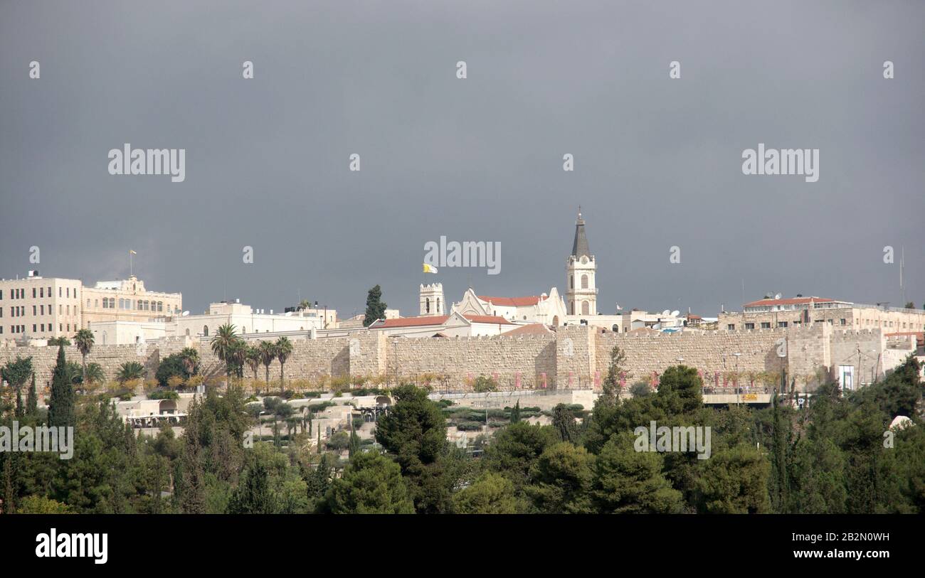 Mideast jerusalem west hi-res stock photography and images - Alamy
