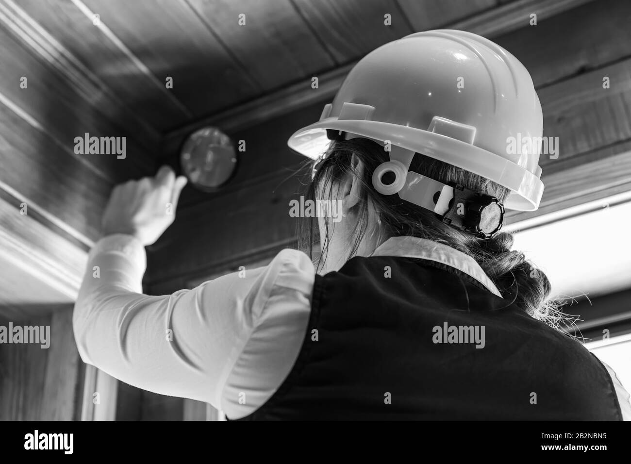 close up back view of women inspector during Indoor air quality