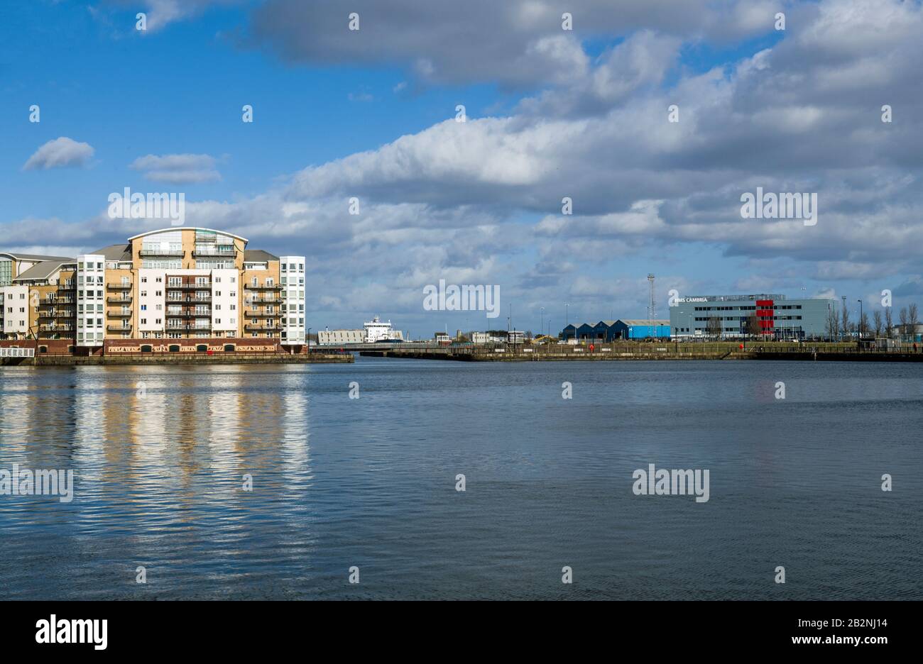 Reflections in roath basin hi-res stock photography and images - Alamy