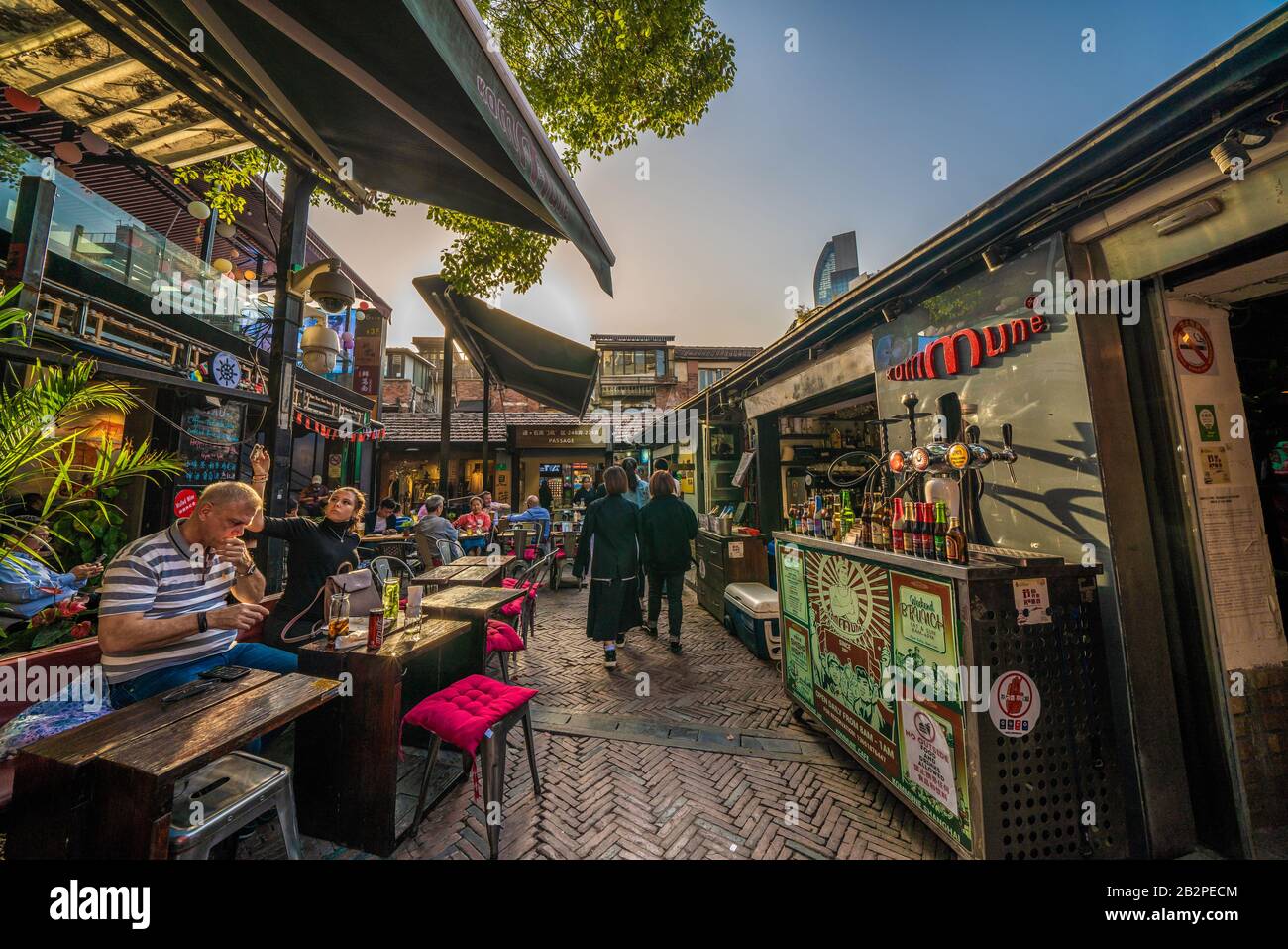 SHANGHAI, CHINA, OCTOBER 31: Bars and cafes in the Tianzifang shopping area, a popular tourist destination on October 31, 2019 in Shanghai Stock Photo