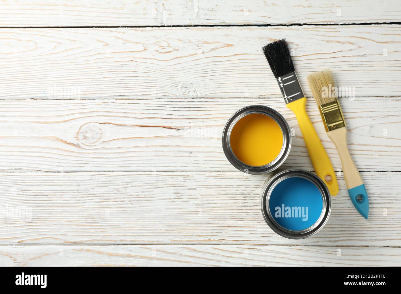 Gallon paint cans hi-res stock photography and images - Alamy