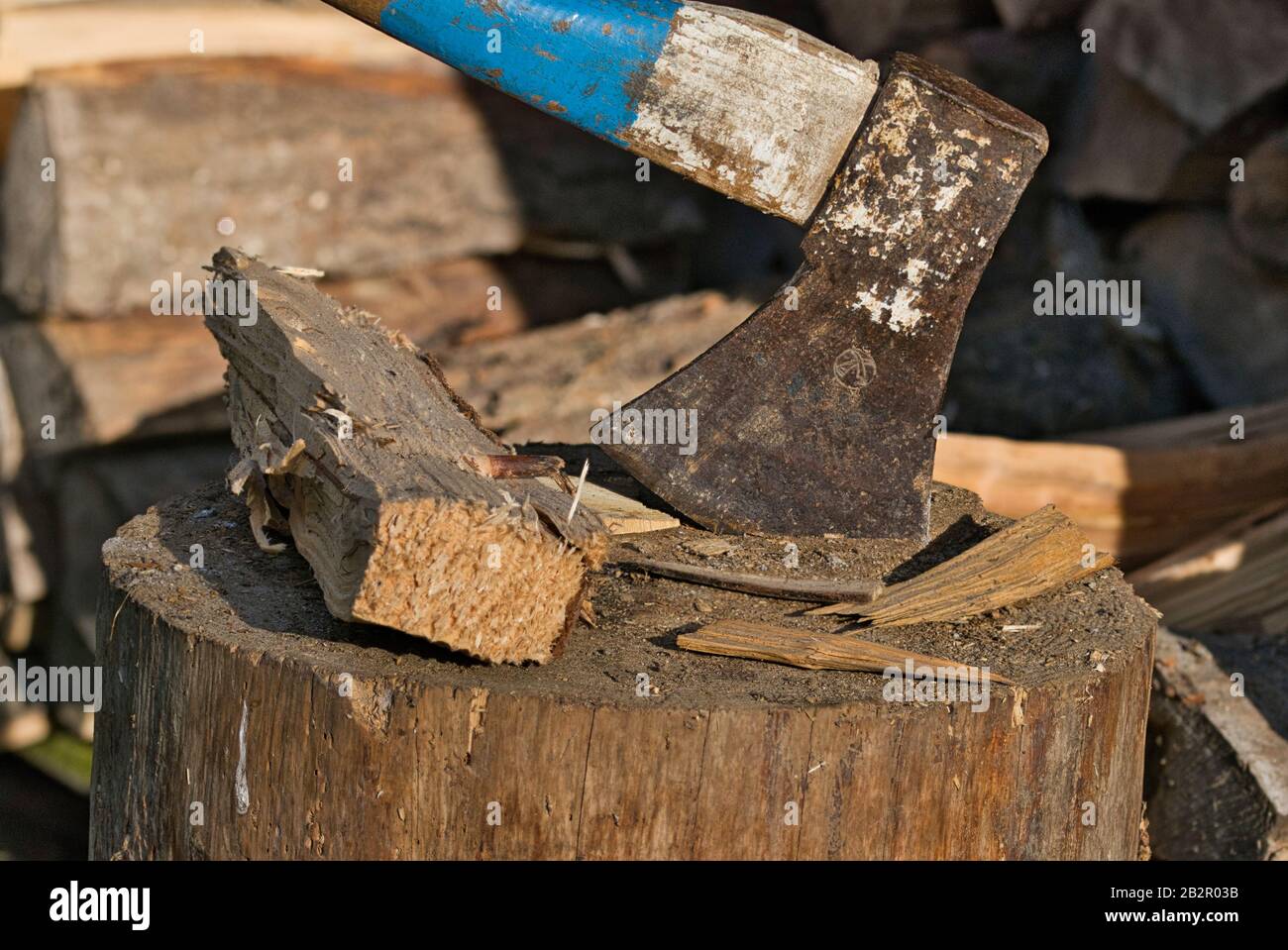 chop firewood Stock Photo
