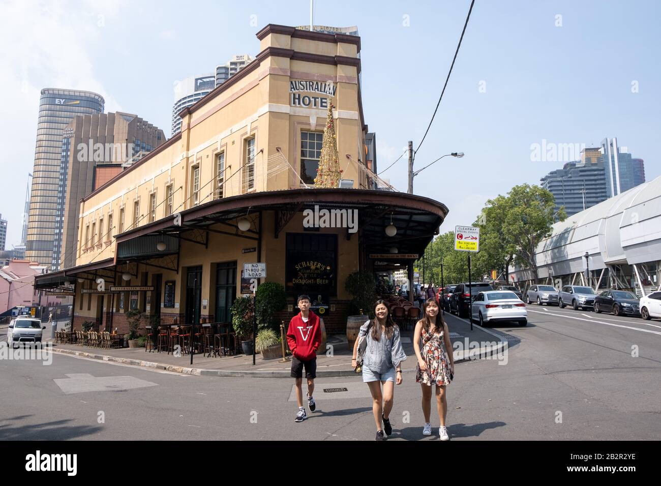 SYDNEY, AUSTRALIA - Dec 07, 2019: The Australian Heritage Hotel is one of  Sydney's oldest pubs, located in The Rocks Stock Photo - Alamy