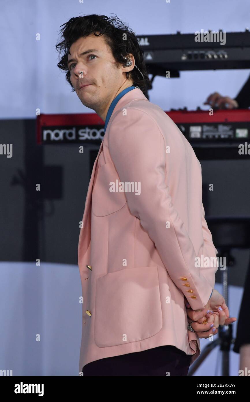 Harry styles hi-res stock photography and images - Alamy