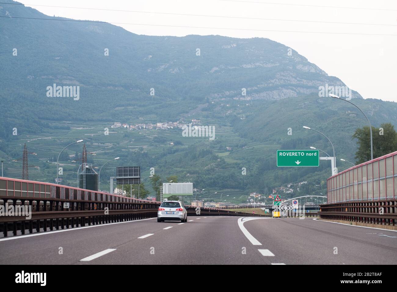Autostrada A22 Autostrada Del Brennero in Vallagarina (Lagarina Valley) in  Southern Limestone Alps, Trentino-Alto Adige, Italy. August 24th 2019 © Woj  Stock Photo - Alamy