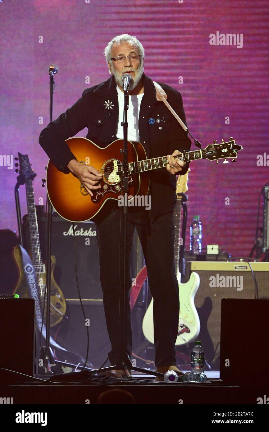 Yusuf/Cat Stevens on stage during the Music For The Marsden concert