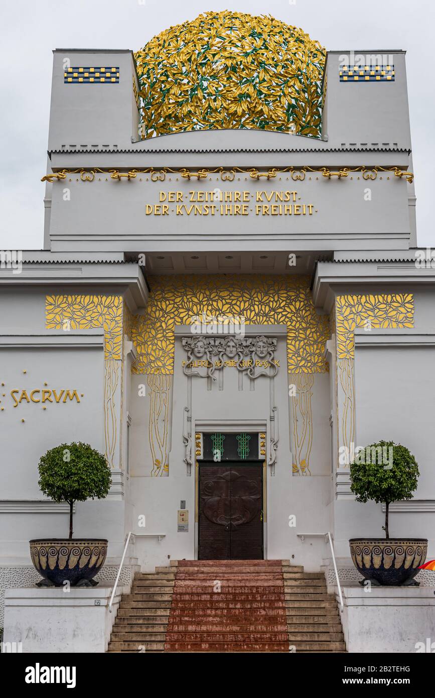 The Secession Building is an exhibition hall built in 1898 by Joseph Maria  Olbrich as an architectural manifesto for the Vienna Secession Stock Photo  - Alamy