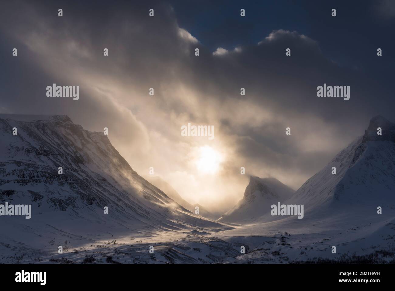Landschaft im Schneetreiben, Stuor Reaiddavaggi, Norrbotten, Lappland, Schweden, Maerz 2017 Stock Photo