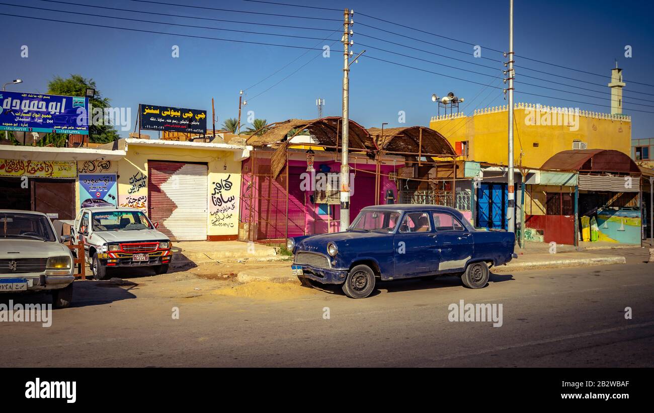 Luxor, Egypt Old cars parked along a street Stock Photo Alamy