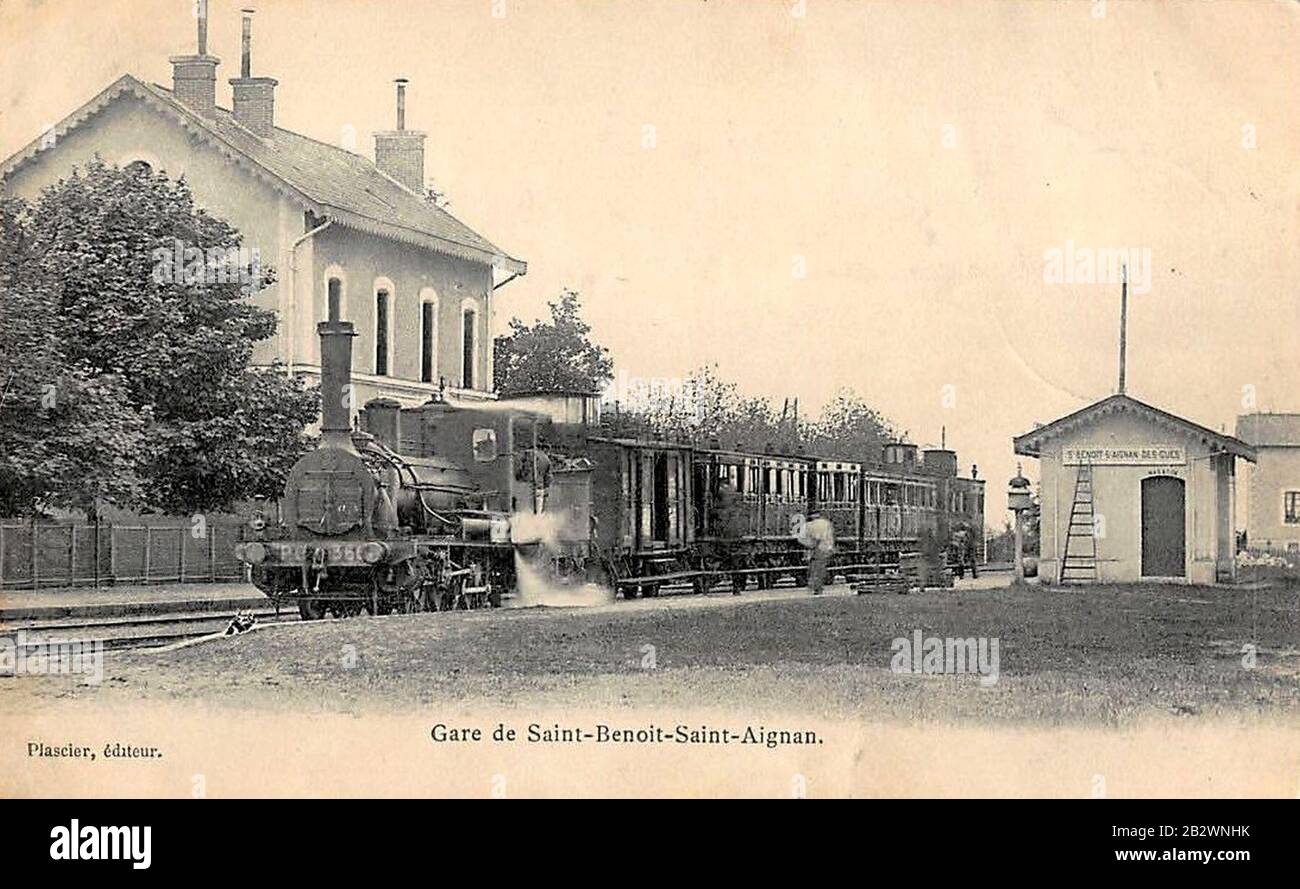 Gare de SaintBenoit SaintAignan 01 Stock Photo Alamy