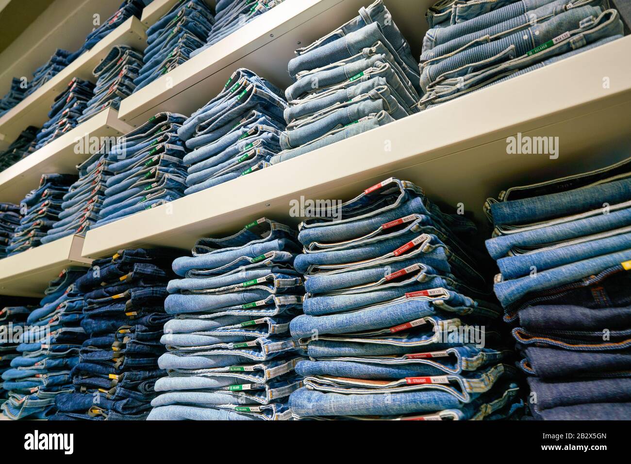 Jeans centre clothing shop in hi-res 