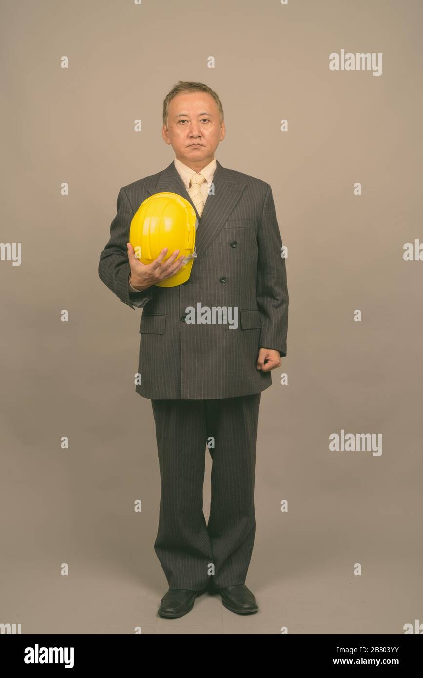 Full body asian male engineer hi-res stock photography and images - Alamy