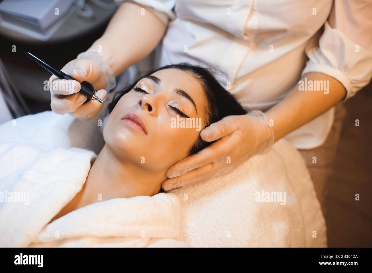 Феруловый массаж. Процедуры против. Процедуры против. Баночный антицеллюлитный массаж. Дарсонваль для лица.