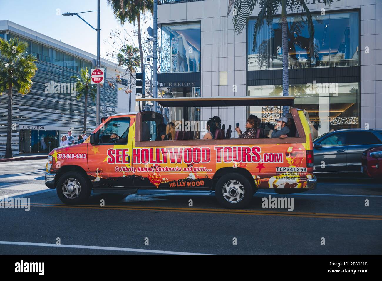 Los Angeles, California - February 15, 2020 : Hollywood Sightseeing Bus ...