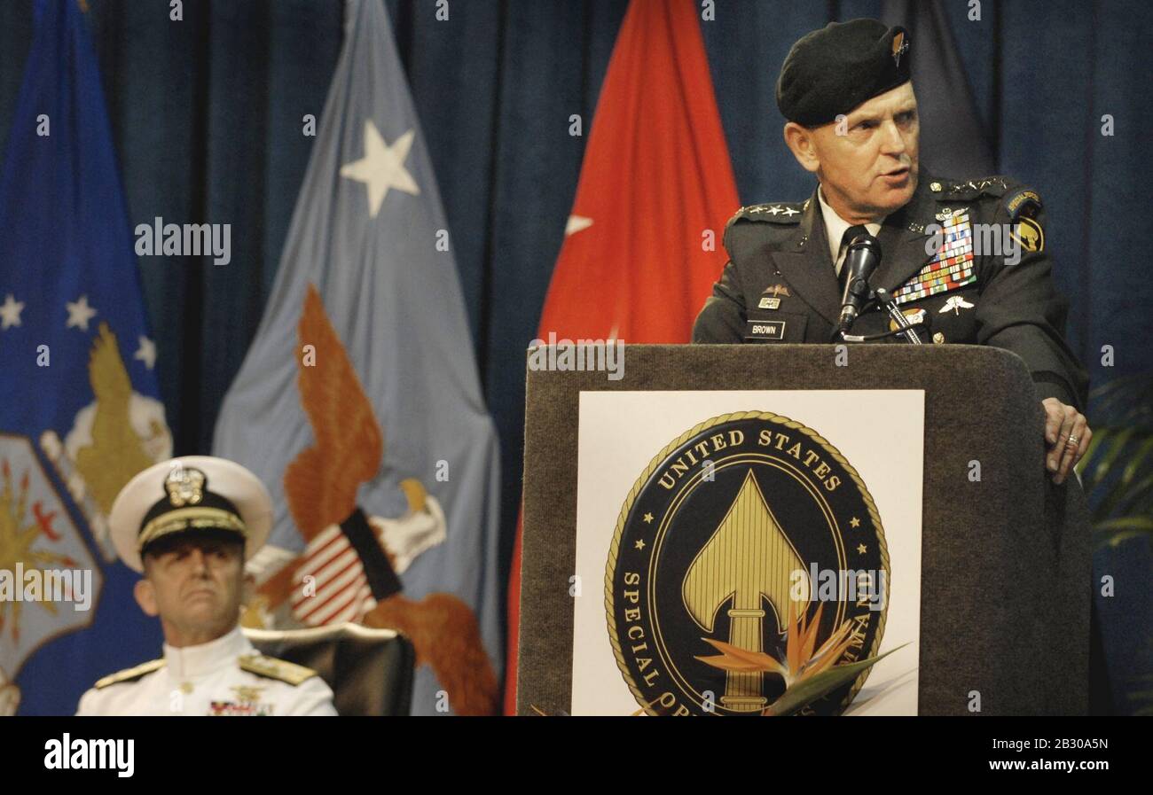 Gen Brown speaking at SOCOM change of command 2007. Stock Photo