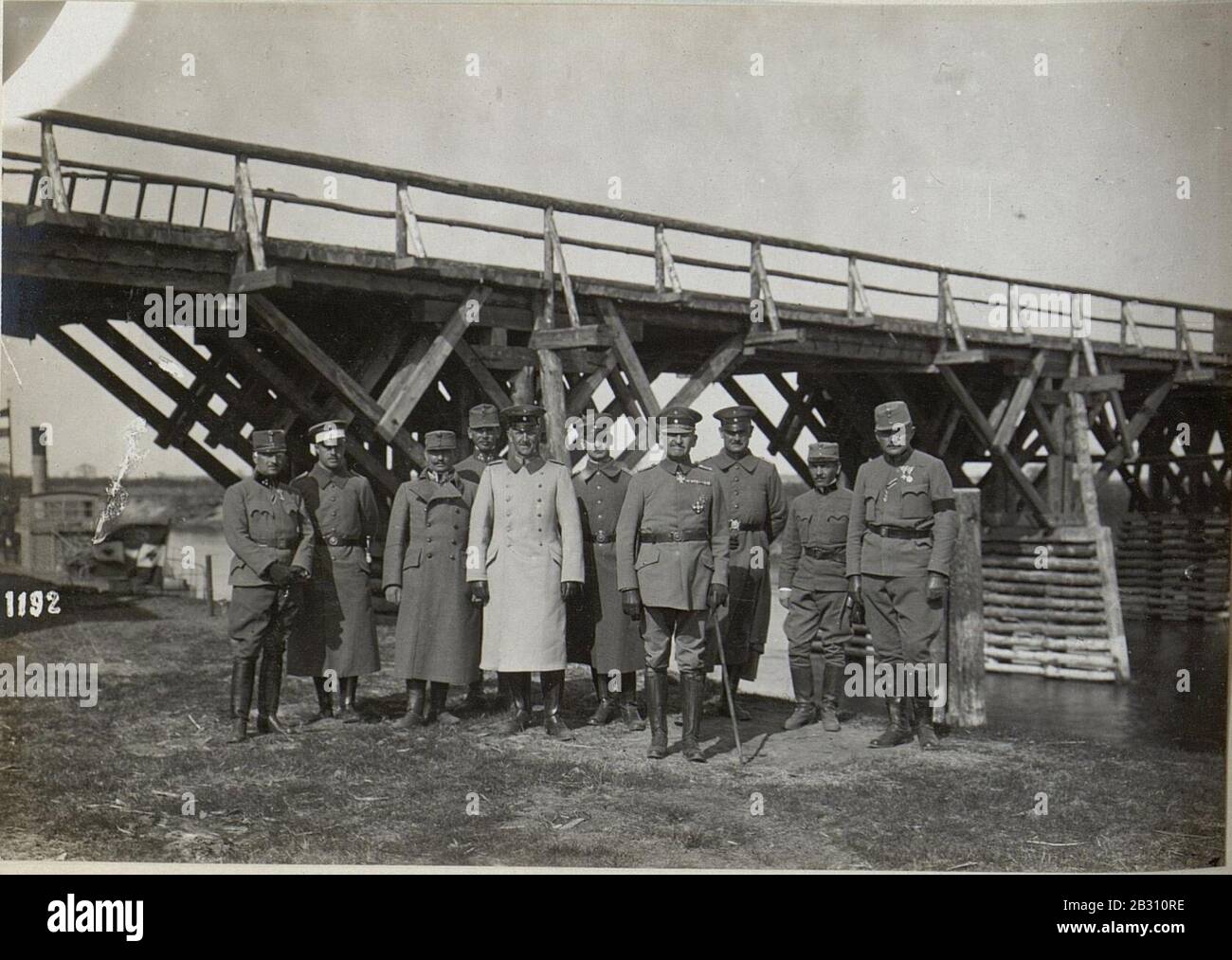 General von Linsingen posiert bei der nach ihm benannten Brücke Stock Photo