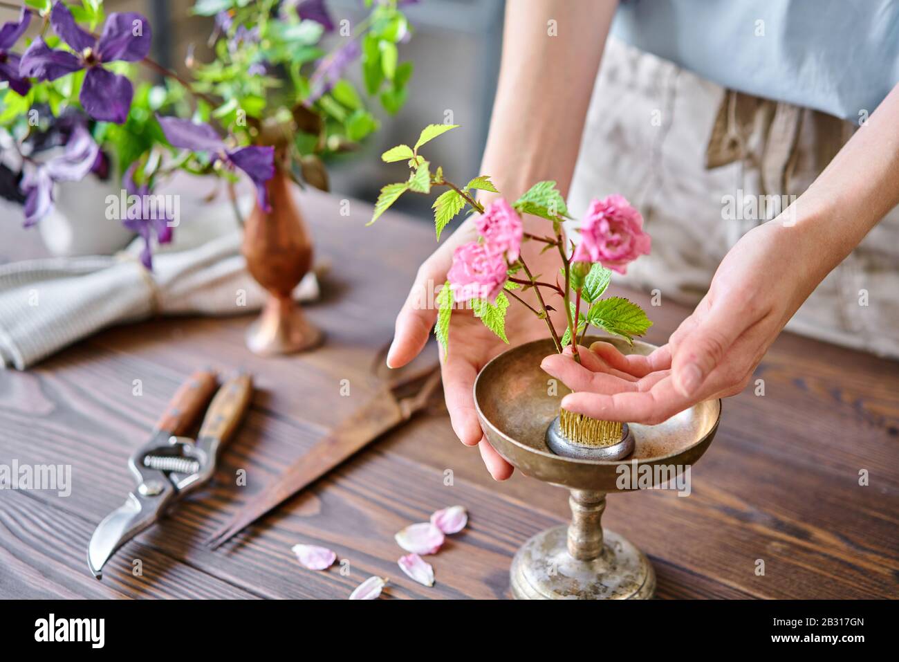 Flower Arranging with a Kenzan