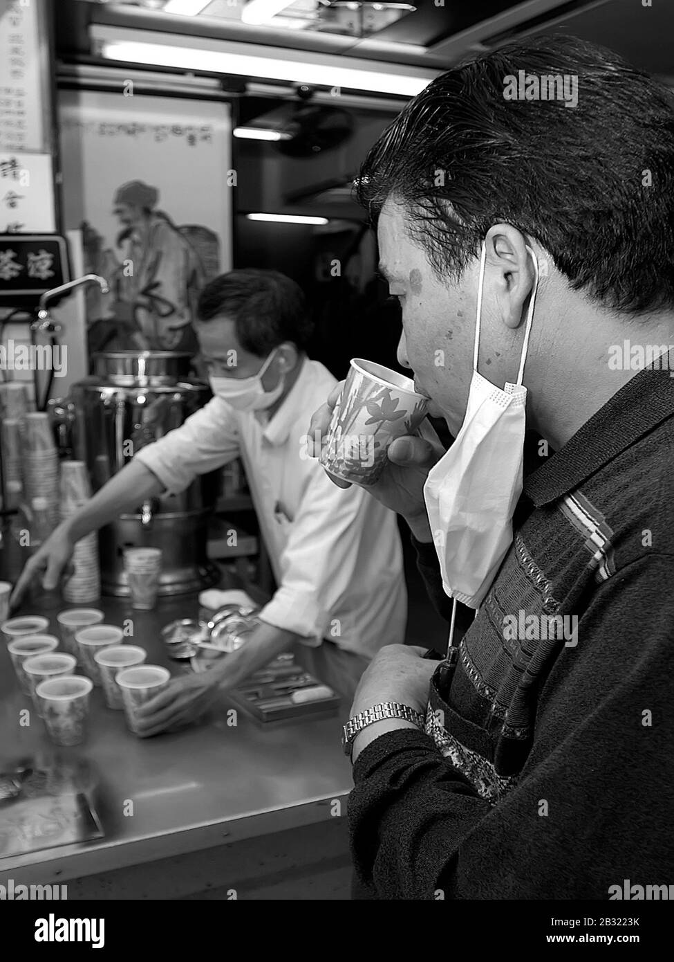 Sars masks Black and White Stock Photos & Images - Alamy