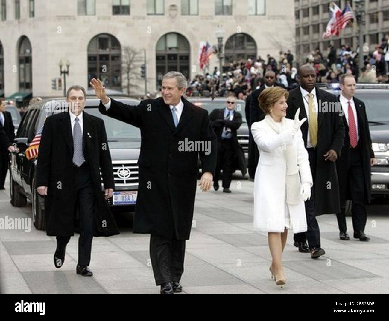 George and Laura Bush during the 2005 Inaugural Parade Stock Photo - Alamy