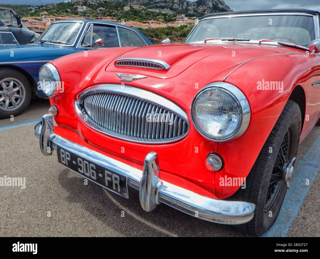 Austin-Healey was a brand of sports car. The marque was established through a joint venture arrangement set up in 1952 between Leonard Lord of the Aus Stock Photo